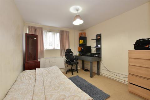 2 bedroom apartment for sale, Falstones, Basildon SS15