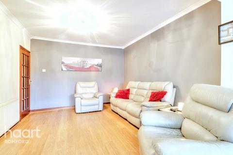 174 Gorseway, Romford, RM7 0SH