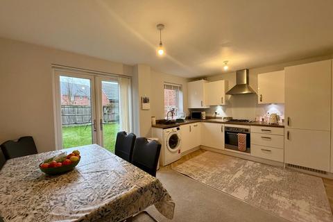 3 bedroom detached house to rent, Park Hall Road, Mansfield Woodhouse, Mansfield