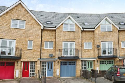 3 bedroom terraced house for sale, Northern Rose Close, Bury St Edmunds IP32