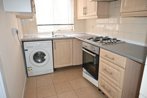 2 bedroom semi-detached house to rent, Dawson Way, Keighley BD21