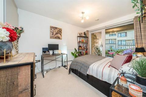 2 bedroom flat for sale, Moy Lane, London SE18