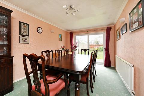 7 Sheraton Close, Blackwater, Camberley, GU17 9AZ