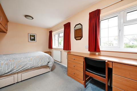 7 Sheraton Close, Blackwater, Camberley, GU17 9AZ