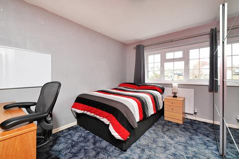 7 Sheraton Close, Blackwater, Camberley, GU17 9AZ