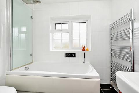 7 Sheraton Close, Blackwater, Camberley, GU17 9AZ