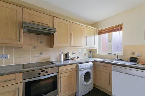 27 Kipling Drive, London, SW19 1TJ