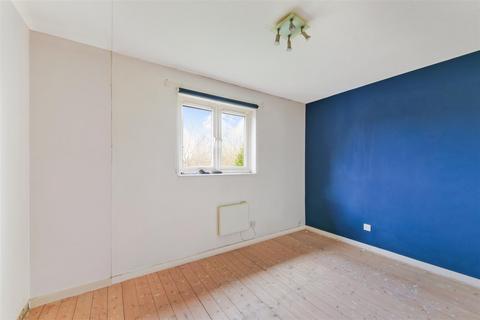 27 Kipling Drive, London, SW19 1TJ