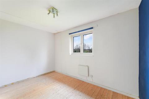 27 Kipling Drive, London, SW19 1TJ