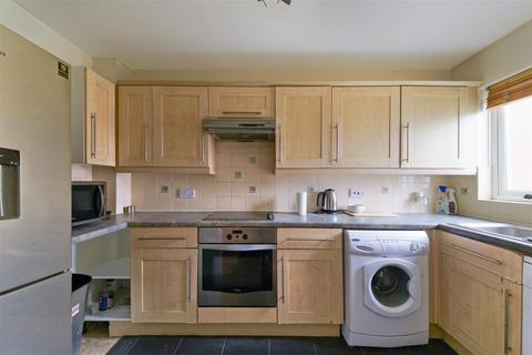 27 Kipling Drive, London, SW19 1TJ