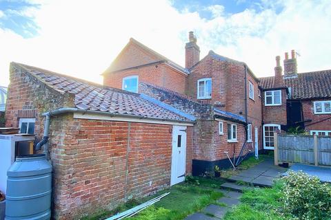 2 bedroom cottage for sale, Beccles Road, Norwich NR14