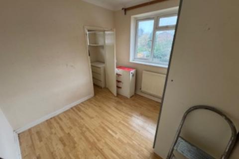 2 bedroom maisonette to rent, Fulham Close, Uxbridge