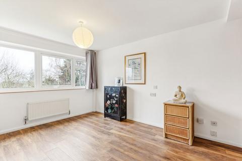 3 bedroom maisonette to rent, St. Stephens Road, London W13