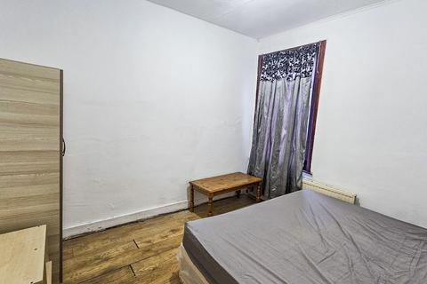 36 Durham Road, Canning Town, London, E16 4NF