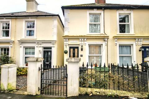 2 bedroom semi-detached house to rent, POPLAR ROAD, LEATHERHEAD, KT22 8SB