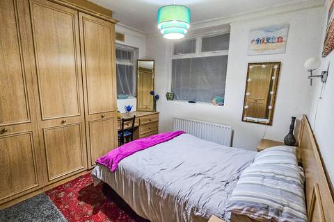 2 bedroom detached house for sale, Enfield, London, EN2