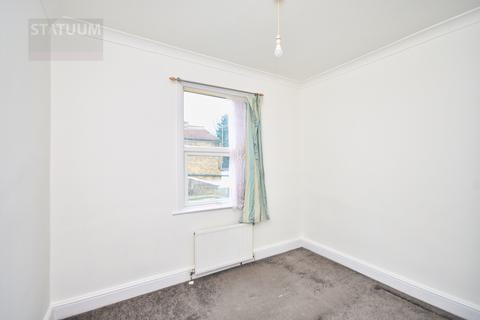 3 bedroom flat to rent, Markhouse Road, Off Lea Bridge Road, Walthamstow, London, E17