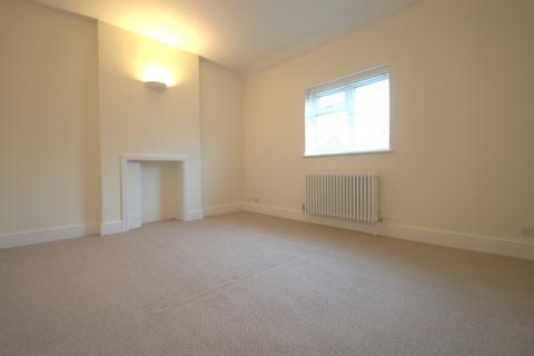 1 bedroom terraced house to rent, 1a Holden Park Road