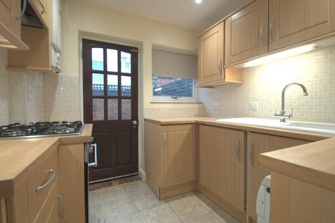 1 bedroom terraced house to rent, 1a Holden Park Road