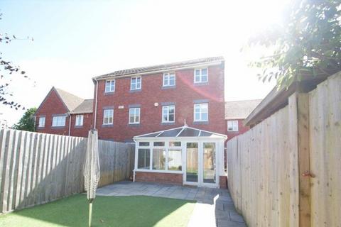 3 bedroom terraced house to rent, Old Bakery Close, Exeter EX4