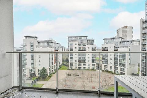 1 bedroom flat for sale, Pump House Crescent, Brentford, TW8