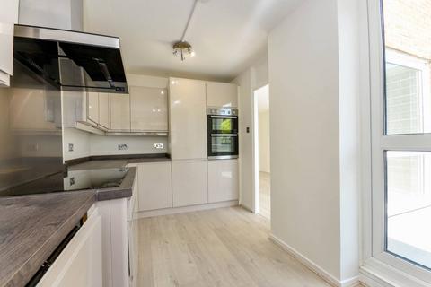 3 bedroom maisonette for sale, Walham Green Court, Fulham Broadway, London, SW6