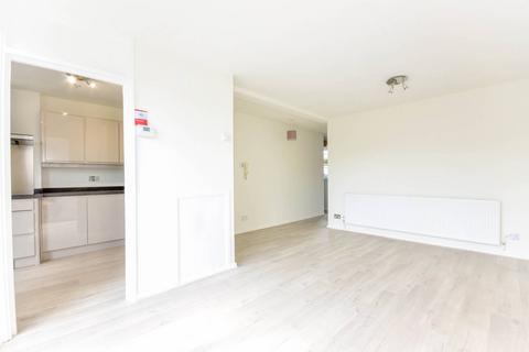 3 bedroom maisonette for sale, Walham Green Court, Fulham Broadway, London, SW6