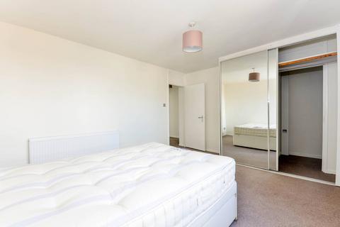 111 Walham Green Court, London, SW6 2DQ