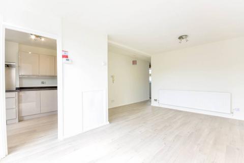 111 Walham Green Court, London, SW6 2DQ