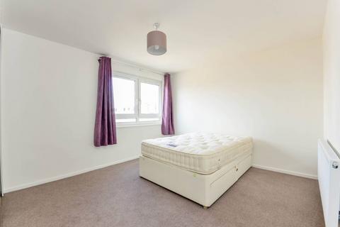 111 Walham Green Court, London, SW6 2DQ