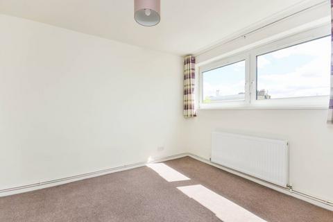 111 Walham Green Court, London, SW6 2DQ