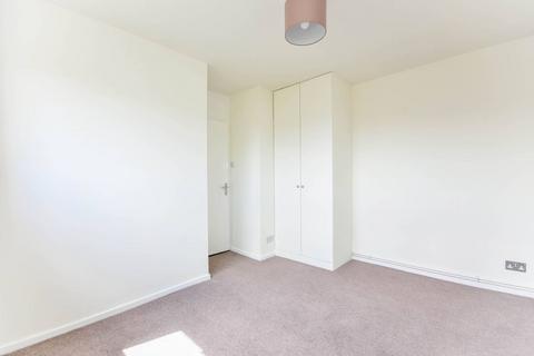 111 Walham Green Court, London, SW6 2DQ