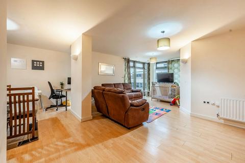 2 bedroom flat to rent, Headstone Road, Harrow, HA1