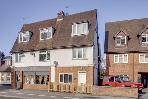 2 bedroom terraced house to rent, White Lion Road, Amersham