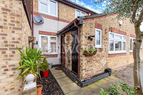 4 bedroom terraced house for sale, Asquith Close, Dagenham, RM8