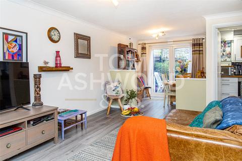 4 bedroom terraced house for sale, Asquith Close, Dagenham, RM8