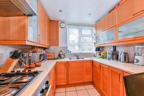 3 bedroom flat to rent, Osbaldeston Road, Clapton, London, N16