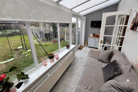 3 bedroom semi-detached house for sale, The Avenue, Hadleigh