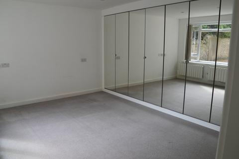 2 bedroom flat to rent, Ellenborough Court, Weston Super Mare BS23