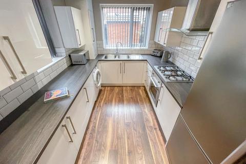 5 bedroom terraced house to rent, Hannan Road, Kensington, Liverpool