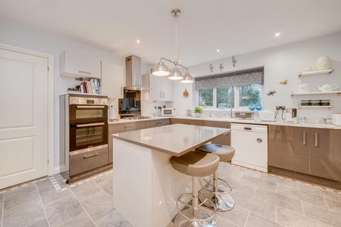 67 Whitehall Road, Drighlington, Bradford, BD11 1LN