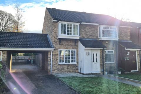 2 bedroom end of terrace house to rent, Halleys Way, Houghton Regis, LU5
