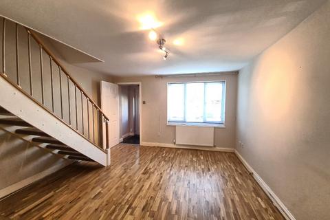 2 bedroom end of terrace house to rent, Halleys Way, Houghton Regis, LU5