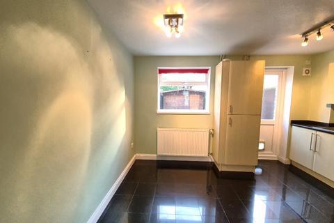 2 bedroom end of terrace house to rent, Halleys Way, Houghton Regis, LU5