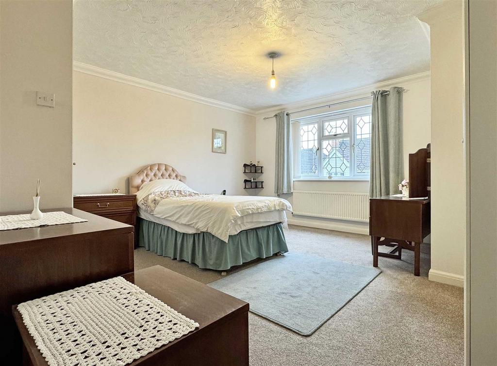 Master Bedroom.jpg
