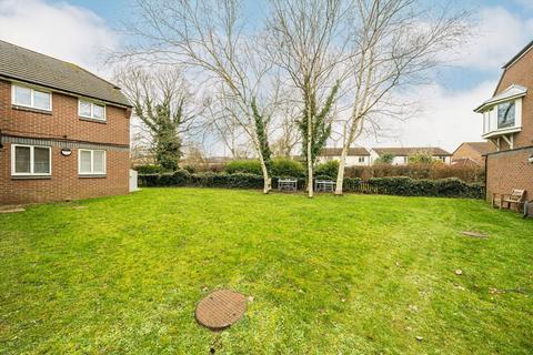 2 bedroom flat for sale, Chichester Close, Hampton TW12