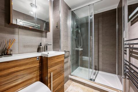 3 bedroom flat for sale, Fauconberg Road, London