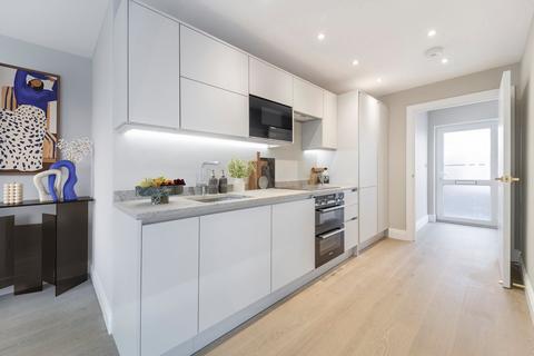 2 bedroom flat for sale, Vale Royal House, 36 Newport Court, London