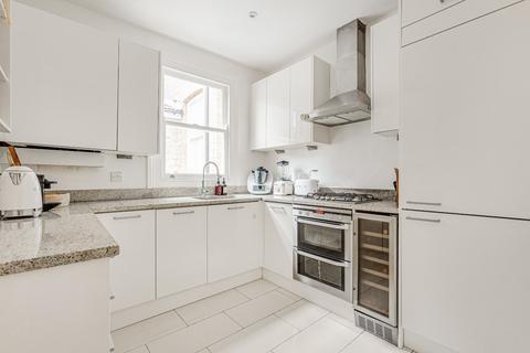 3 bedroom flat to rent, Studdridge Street, London