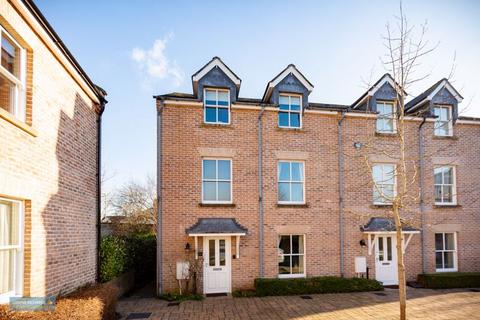 4 bedroom end of terrace house for sale, St. Josephs Field, Taunton